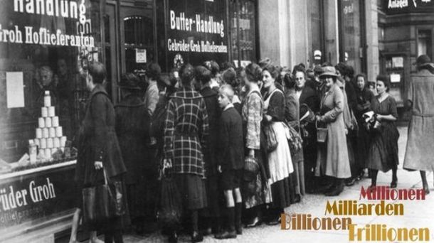 Queue at a grocery store, Berlin 1923
